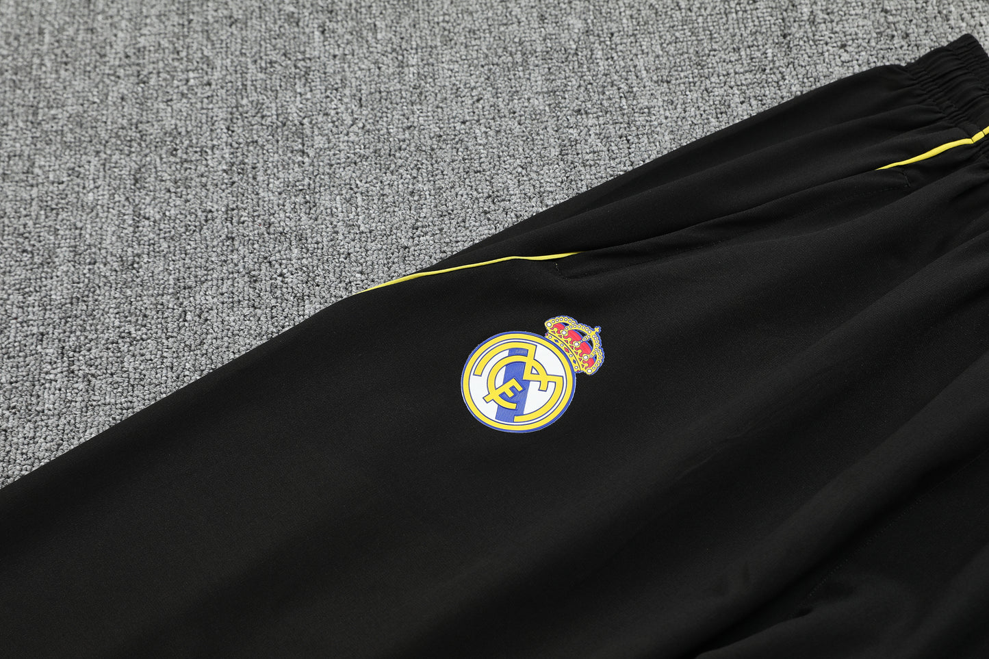 Real Madrid ll Training Outfit