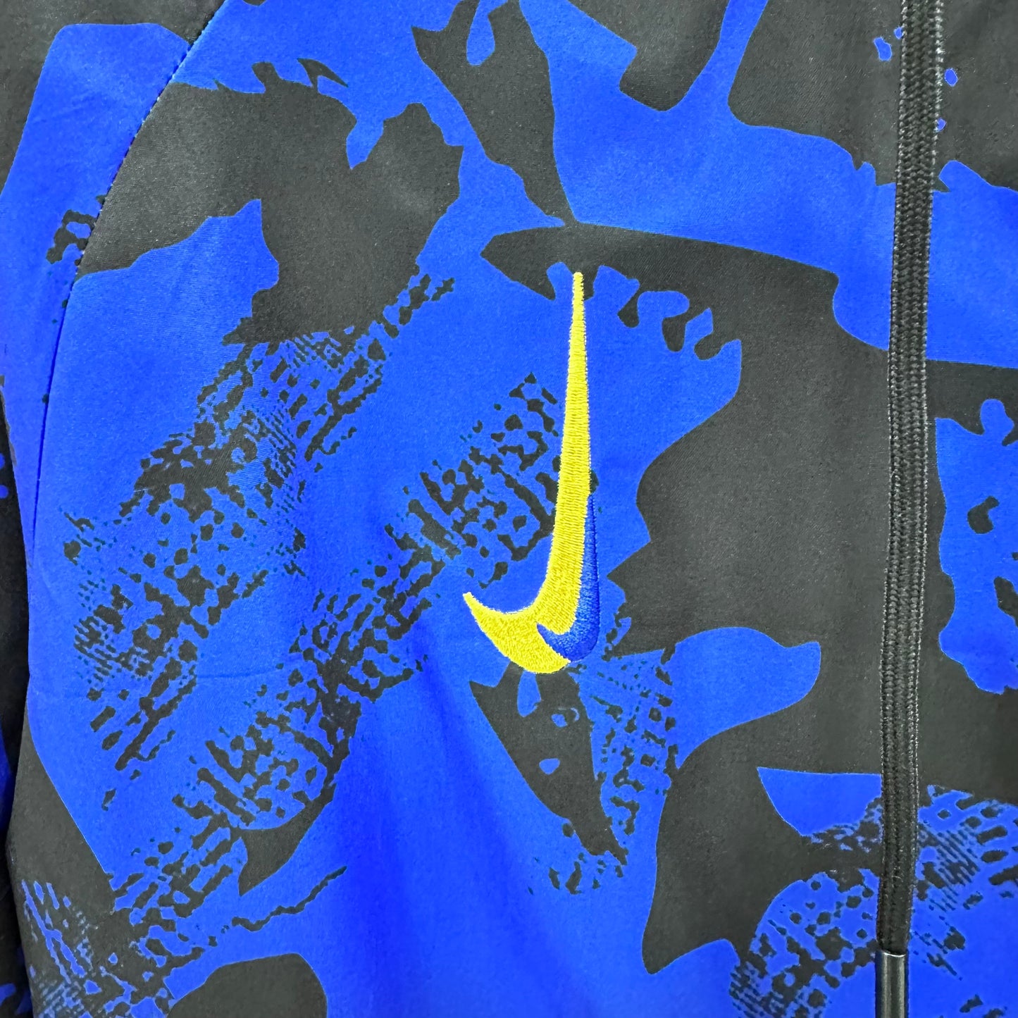 Internazionale Heavy-Duty Windbreaker – Silicone Embroidered Details